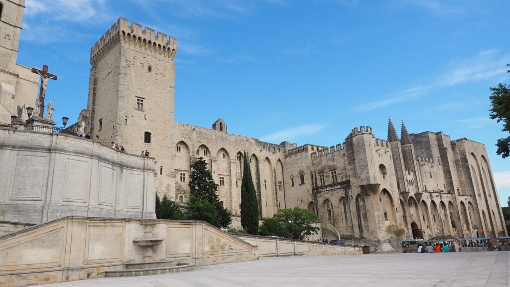 Avignon Papacy: The Former Center of the Catholic Church - World ...